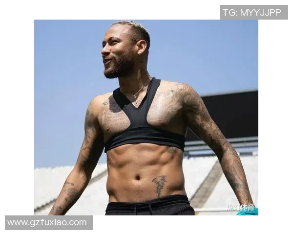 拥有十块腹肌的足球巨星是谁 他的训练秘诀与身体管理全揭秘 拥有十块腹肌的足球巨星是谁 他的训练秘诀与身体管理全揭秘